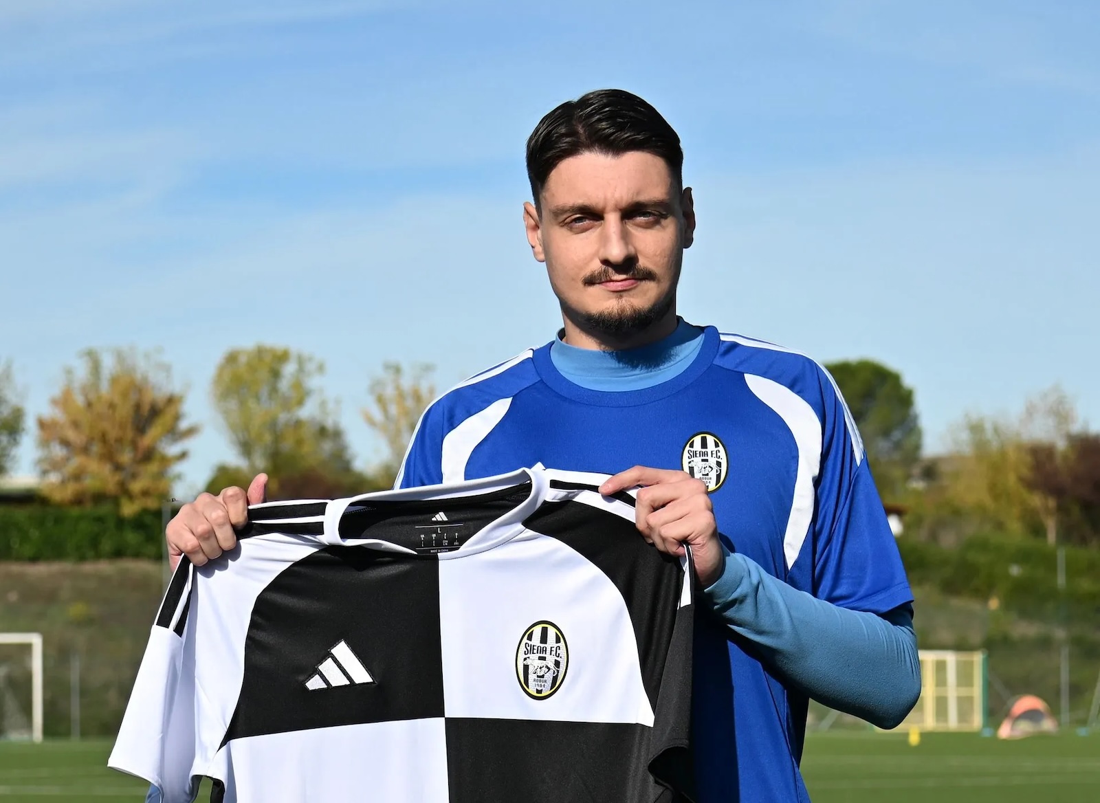 La Robur annuncia un nuovo portiere: si tratta di Mattia Valentini