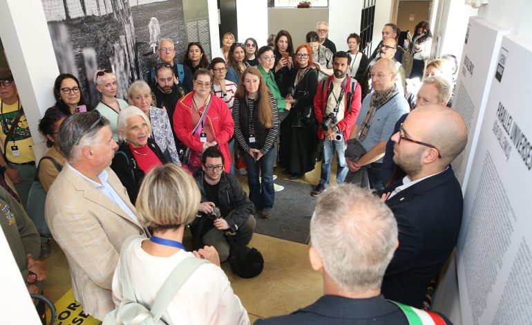 Siena Awards: le mostre di Uğur Gallenkuş a Castelnuovo Berardenga e di James Nachtwey a Sovicille